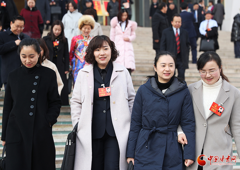 【聚焦2020甘肅兩會(huì)】人大代表滿懷信心走出會(huì)場（組圖）