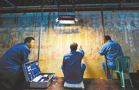 莫高窟記得，“飛天”記得…… ——敦煌研究院文物保護(hù)利用群體素描