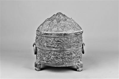 平?jīng)霾┥缴w神獸紋銅樽，東漢人向往過上神仙生活的印跡