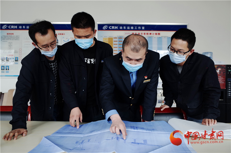 用奮斗的青春護航高鐵——記全國鐵路勞動模范、蘭西動車運用所副所長張學東