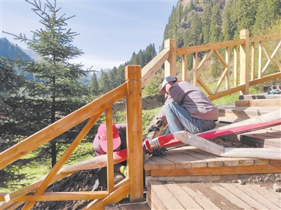 臨夏州松鳴巖景區(qū)從去年8月開(kāi)始升級(jí)改造步道