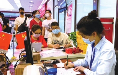 “幸有所愛，不畏山?！?“5·20”當天蘭州城關(guān)區(qū)有521對新人領(lǐng)證