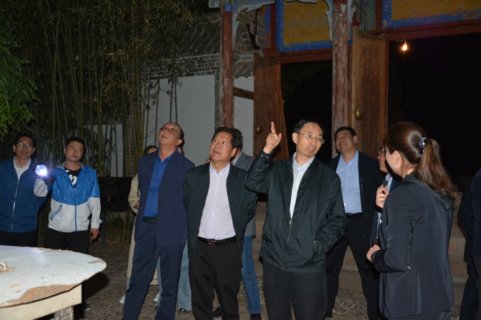 全省文旅產(chǎn)業(yè)項目建設推介會參會代表觀摩天水南郭寺大景區(qū)項目