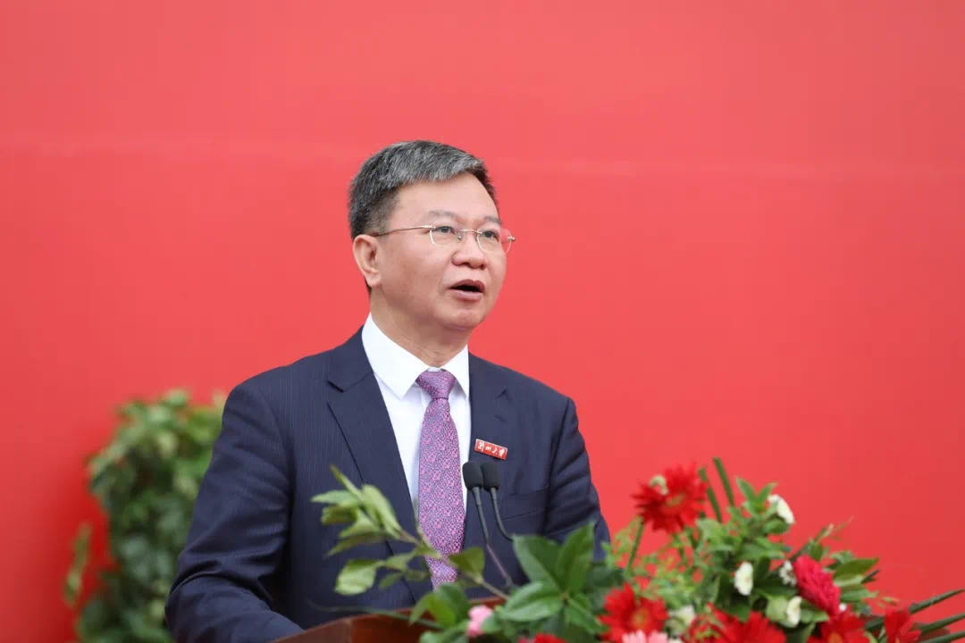 蘭州大學(xué)校長嚴純?nèi)A寄語2020屆本科畢業(yè)生：做敢擔(dān)當、能擔(dān)當、有擔(dān)當?shù)娜?>
        </a><em>蘭州大學(xué)校長嚴純?nèi)A寄語2020屆本科畢業(yè)生：做敢擔(dān)當、能擔(dān)當、有擔(dān)當?shù)娜?/em></li>
    <li><a  target=