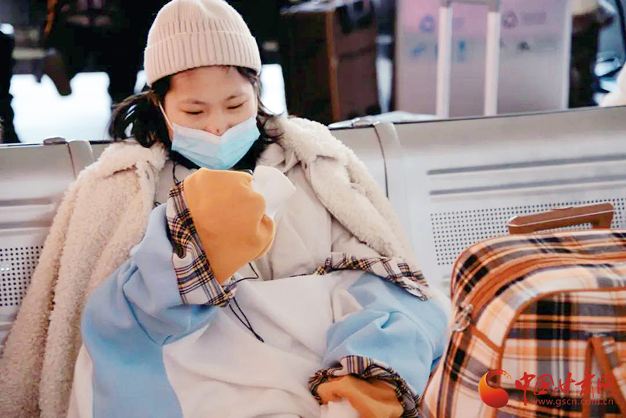 春運(yùn)故事：歸途的車站，有溫情、愛情，還有堅(jiān)守