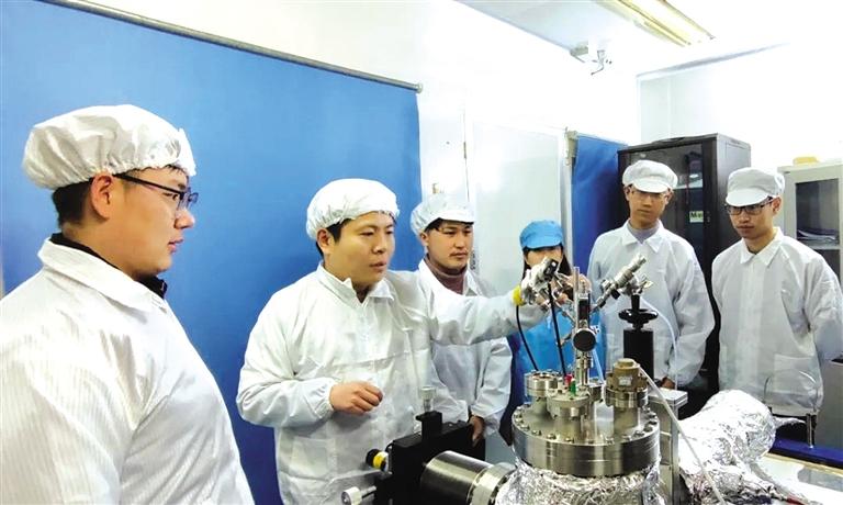 助力嫦娥探月 打破國外壟斷 蘭州大學(xué)這個(gè)學(xué)院很硬核