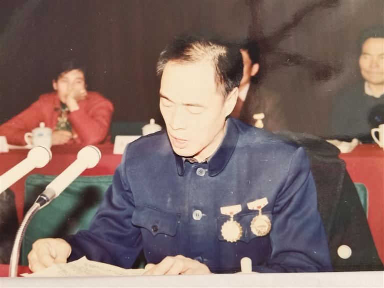 尋訪百名先鋒黨員  他用13年的時間完成28年的工作量——記“刀具大王”、全國勞模、蘭州通用機器廠工人技師蘆聚才