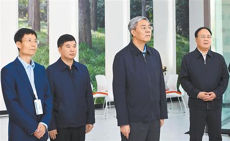 尹弘在臨夏州調研時強調 發(fā)展壯大特色富民產業(yè) 不斷激發(fā)群眾內生動力 扎實推動鞏固拓展脫貧攻堅成果同鄉(xiāng)村振興有效銜接