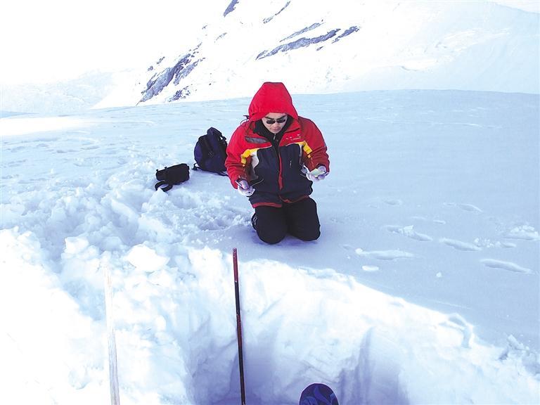 中科院西北研究院研究員李宗?。浩钸B山上的“守望者”