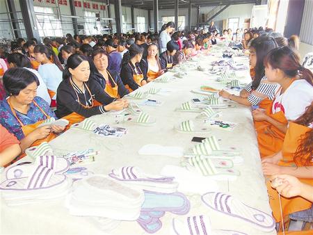 天水：推進(jìn)扶貧車(chē)間轉(zhuǎn)型升級(jí)