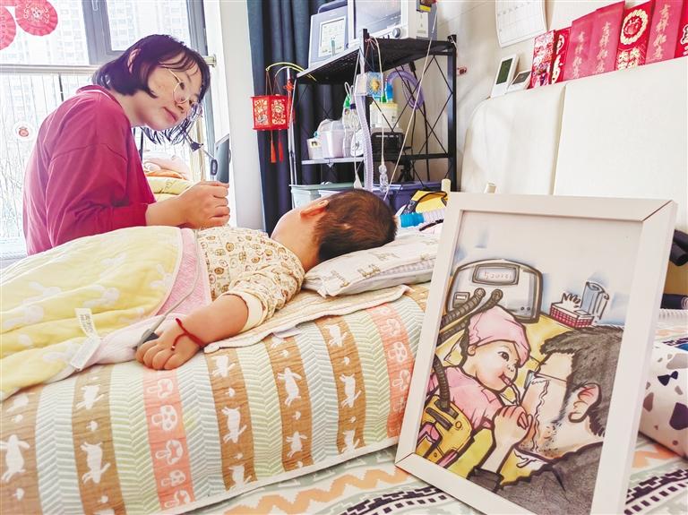 坐在盆里的小雪人結(jié)晶了爸爸媽媽對(duì)我的深?lèi)?ài)