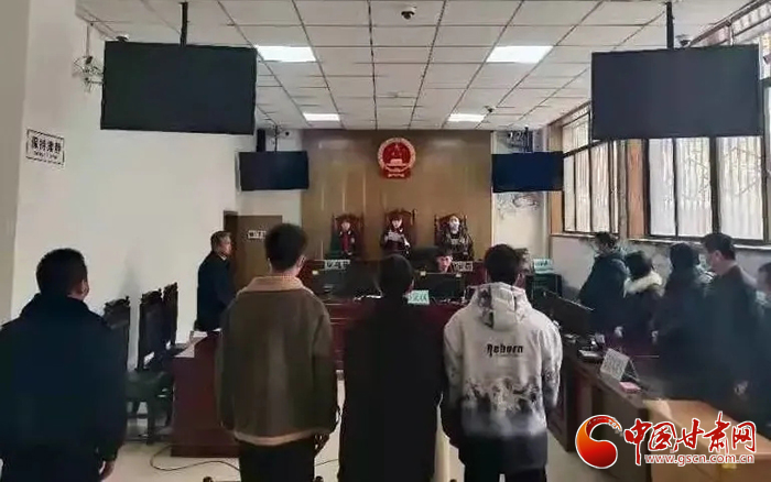 依法帶娃！甘肅省平?jīng)鍪邪l(fā)出首份《家庭教育令》