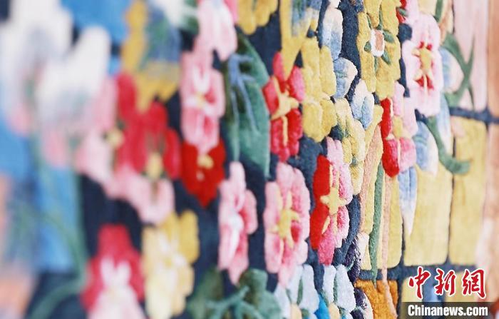 圖為手工地毯成品。　豆苗 攝