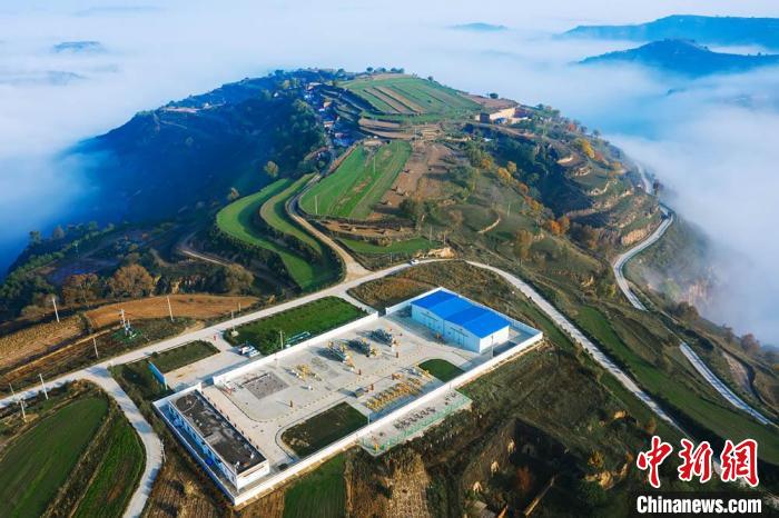 圖為中石油長(zhǎng)慶油田慶陽(yáng)天然氣開(kāi)發(fā)場(chǎng)站。(資料圖) 慶陽(yáng)市委宣傳部供圖