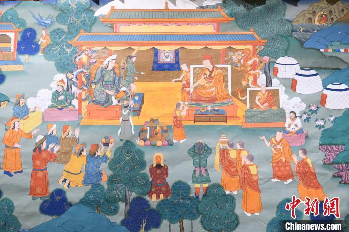 8月20日，在蘭州市博物館展出的大型歷史題材卷軸唐卡“涼州會(huì)盟”?！〈魑牟?攝